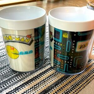 PAC-Man - 1980 holographic plastic cups Vintage. 80’s Pacman in great condition.